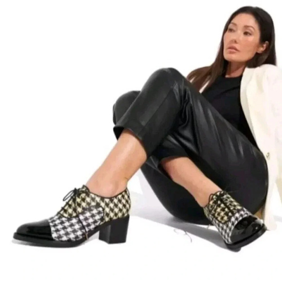 New $600 The Office Of Angela Scott Size 6 or 36 Mrs. Maisel Midheel Bumblebee - Picture 3 of 12